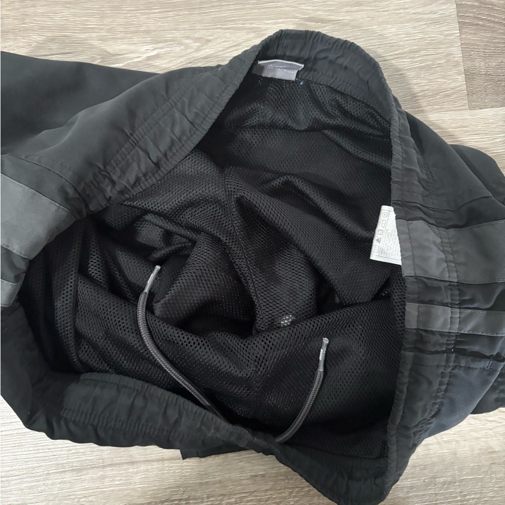 Nike Men's Black Athletic Shorts - Picture 6 of 9